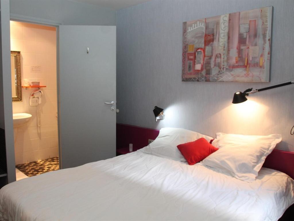 Hotel Latino Reims Centre Room photo