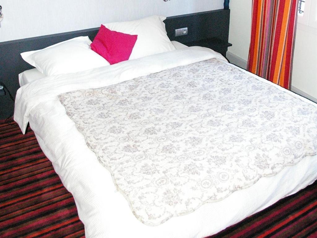 Hotel Latino Reims Centre Room photo