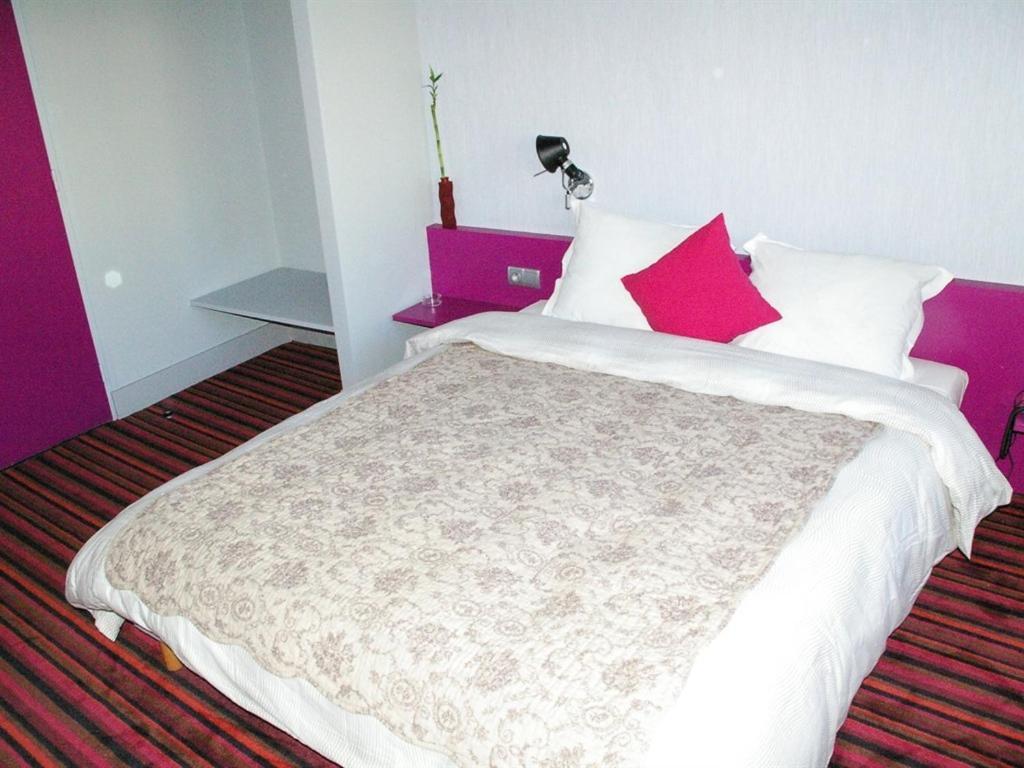 Hotel Latino Reims Centre Room photo