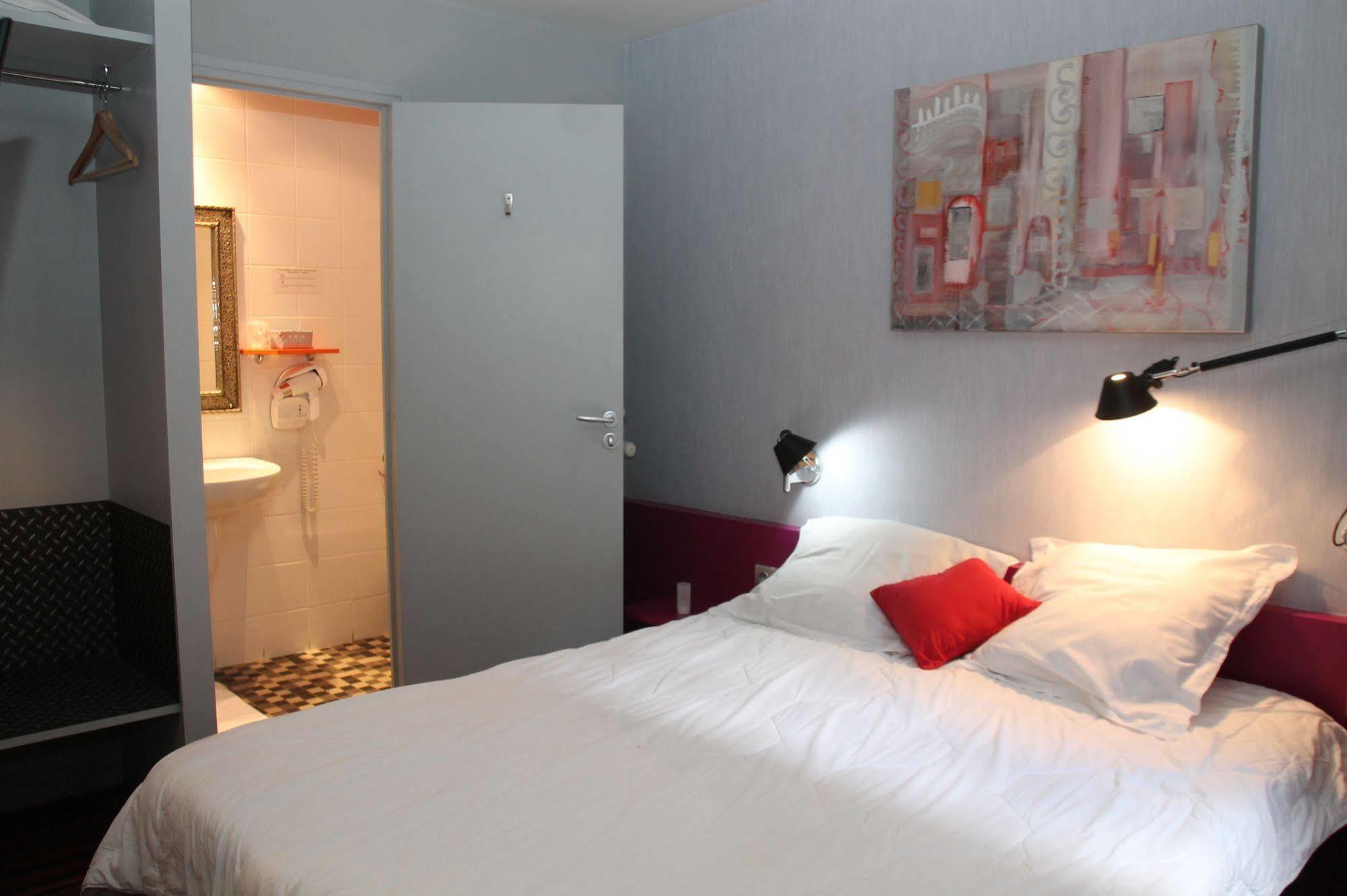 Hotel Latino Reims Centre Exterior photo